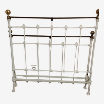 Full wrought iron bed