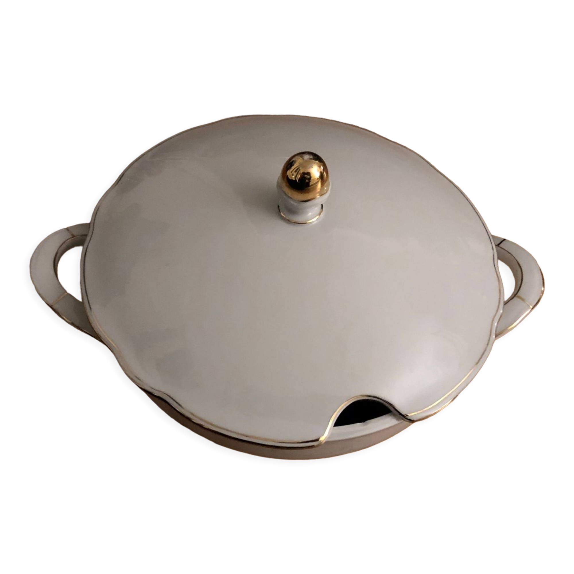 Porcelain tureen
