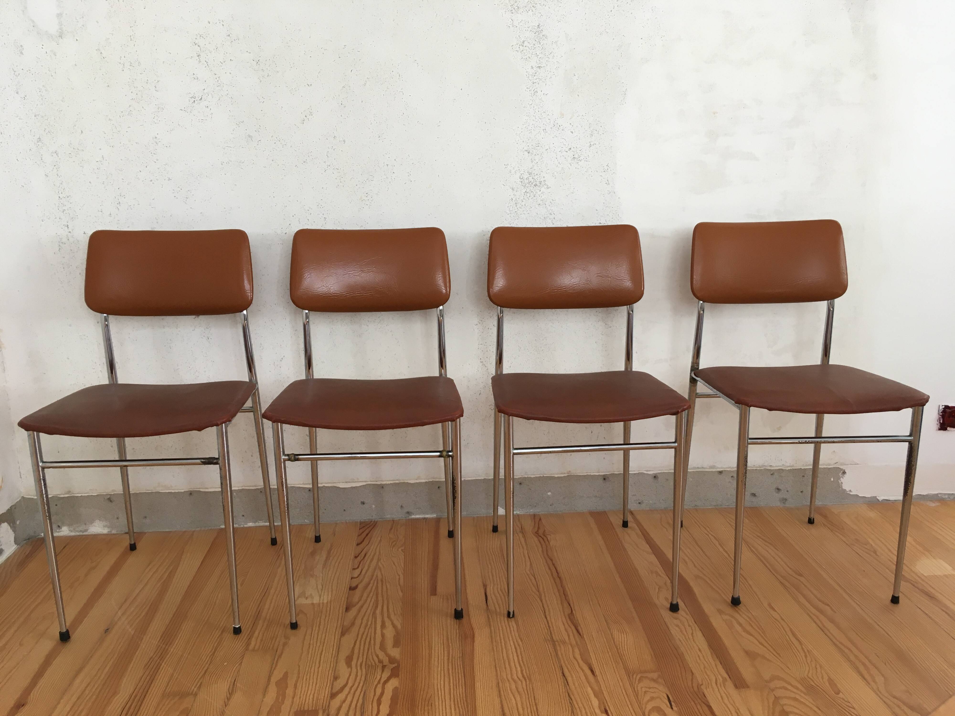 4 chaises skaï camel métal chromé années 70