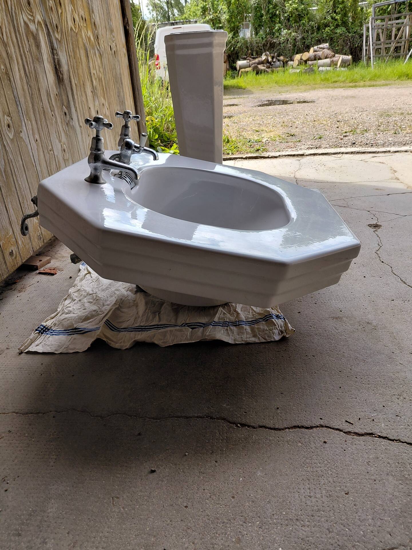Enamelled white washbasin 1930