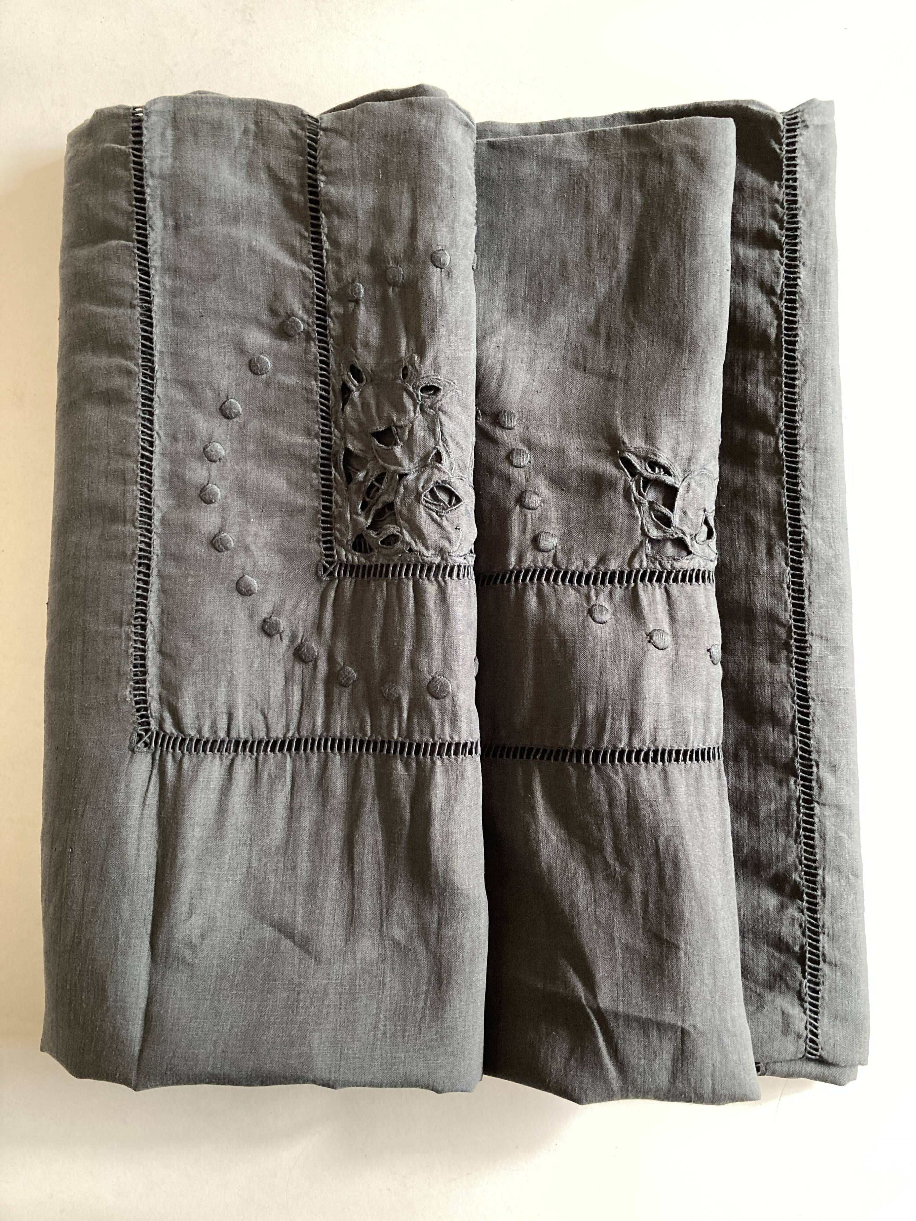 Day embroidered linen yarn, polka dots and richelieu over-salted old black 2.40m
