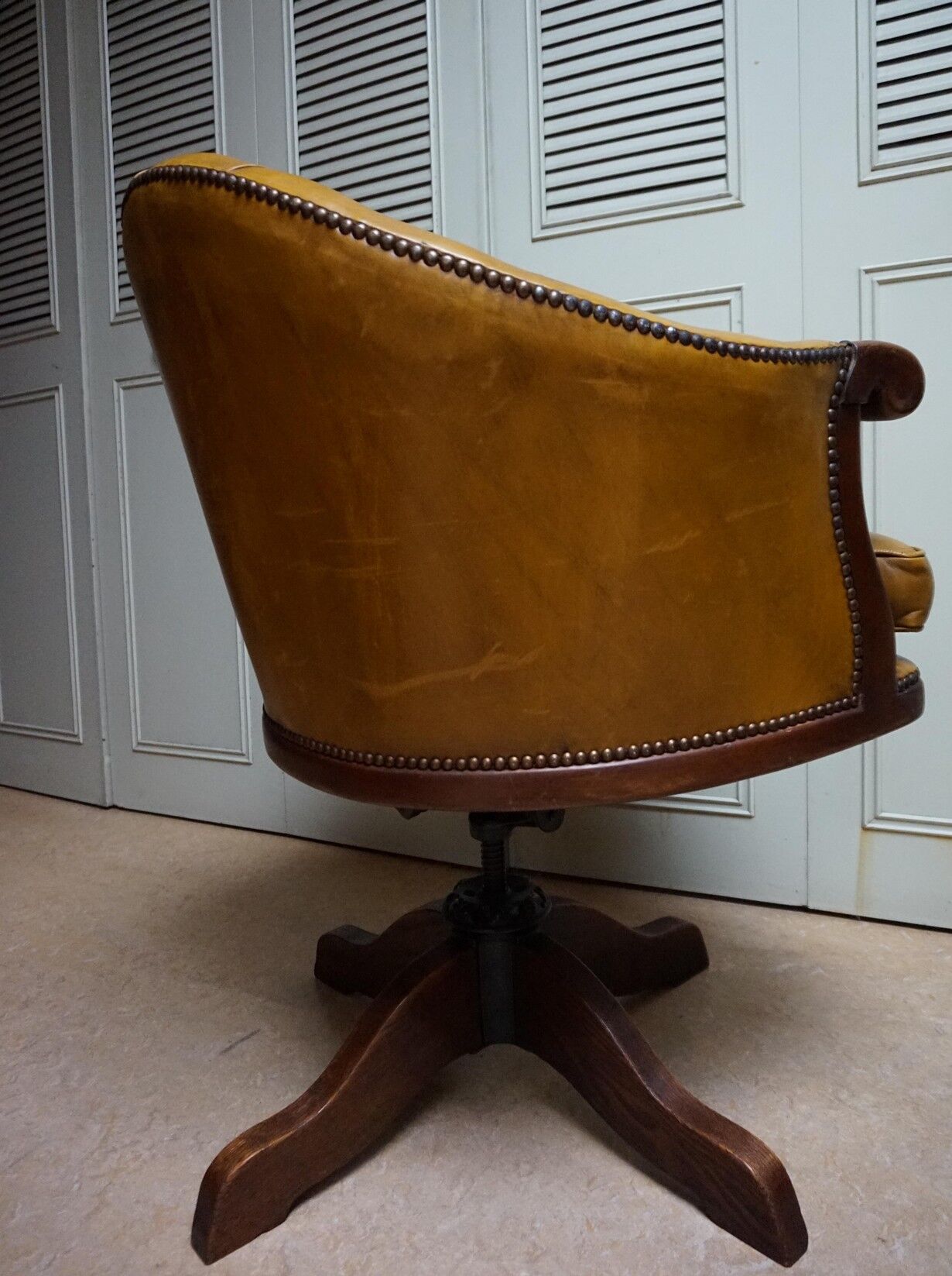 Antique Chesterfield Leather Bankers Swivel & Tilt Office Chair, 1930s