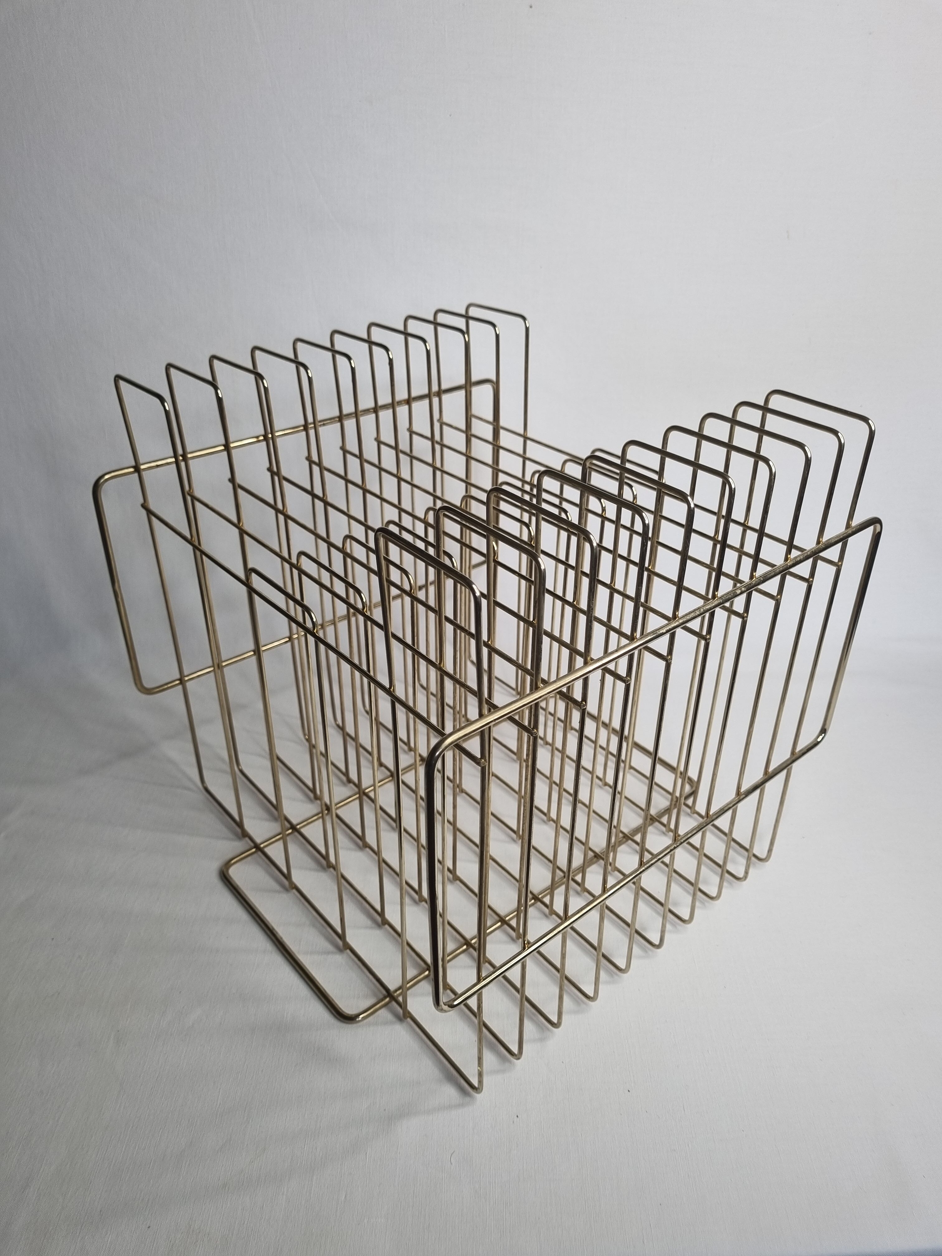 Porte-revue vintage "wire" en métal doré