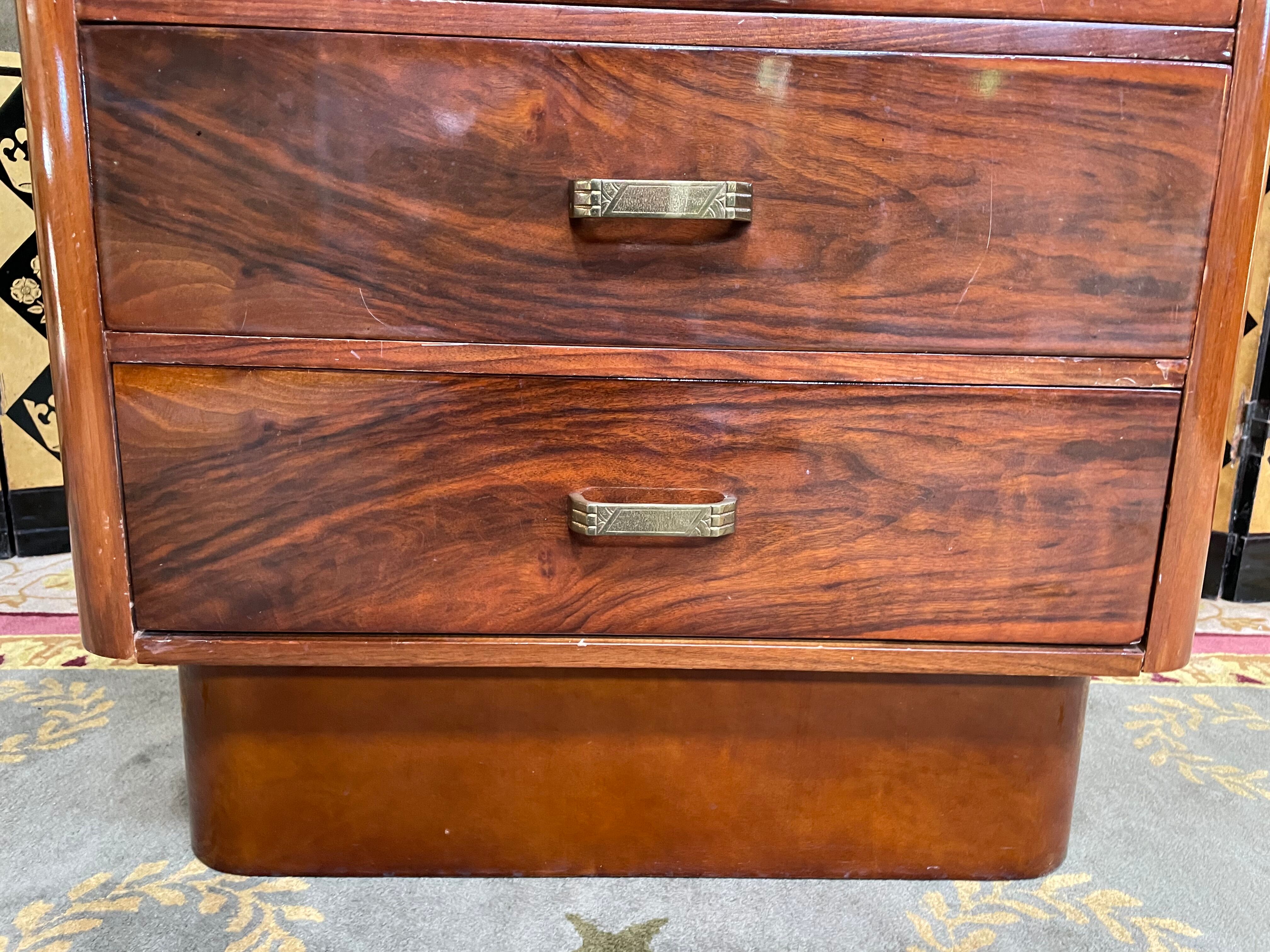 Art Deco style ragpicker