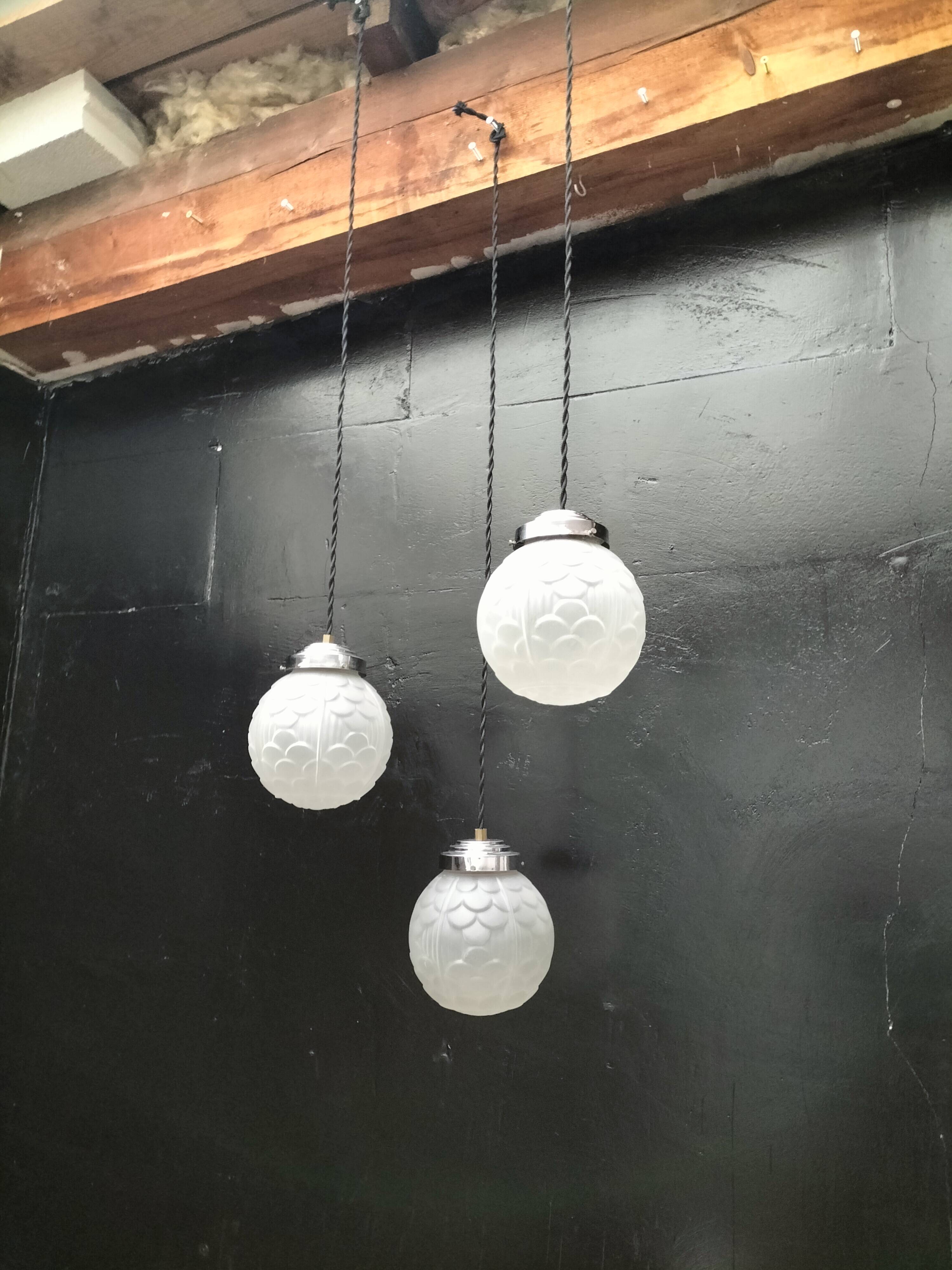 Art deco pendant lights