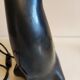 Lampe otarie noire irisée bleue en terre cuite