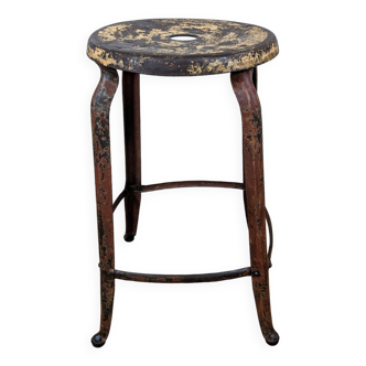 Ancien tabouret industriel en fer