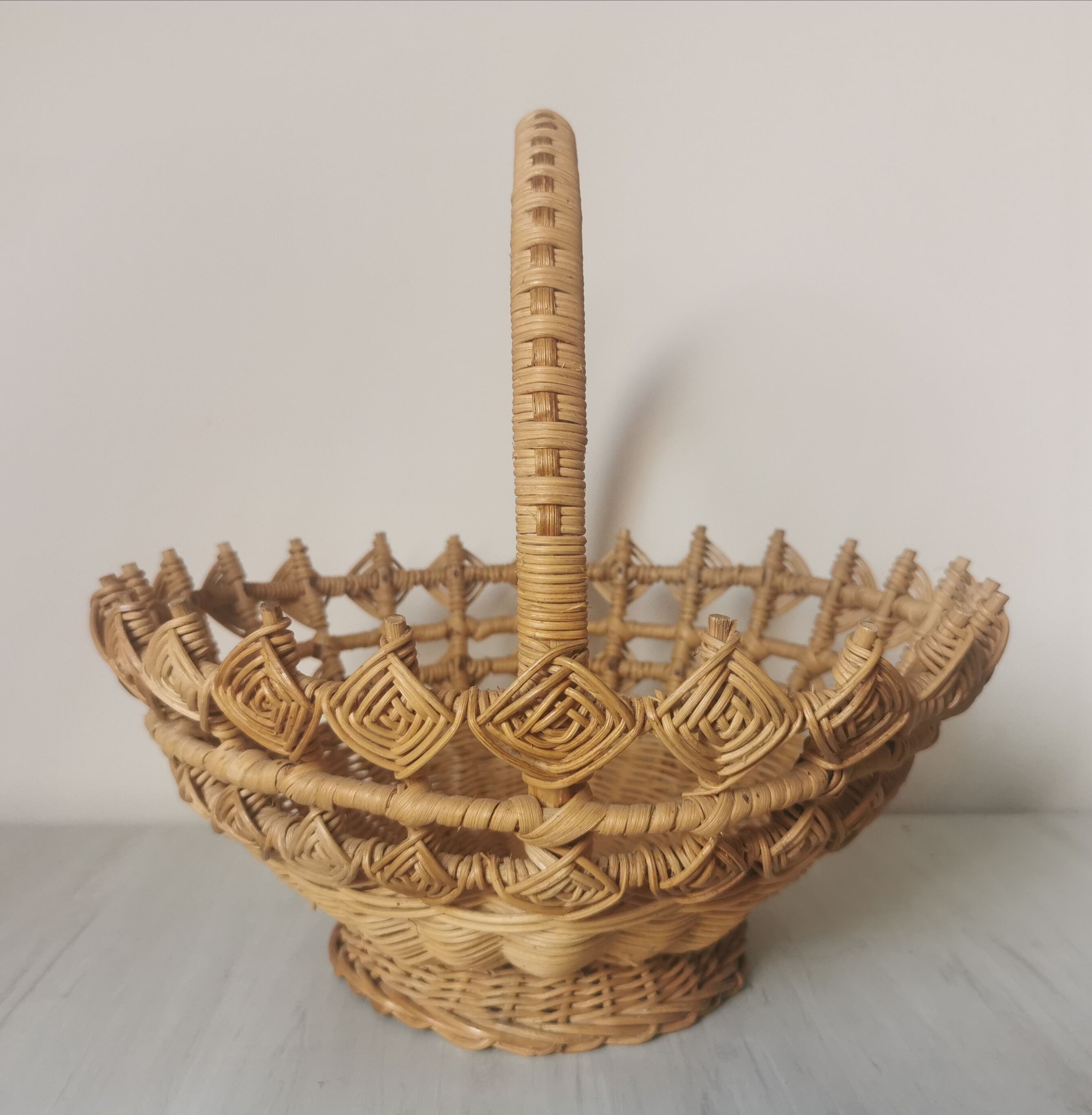 Wicker braided basket