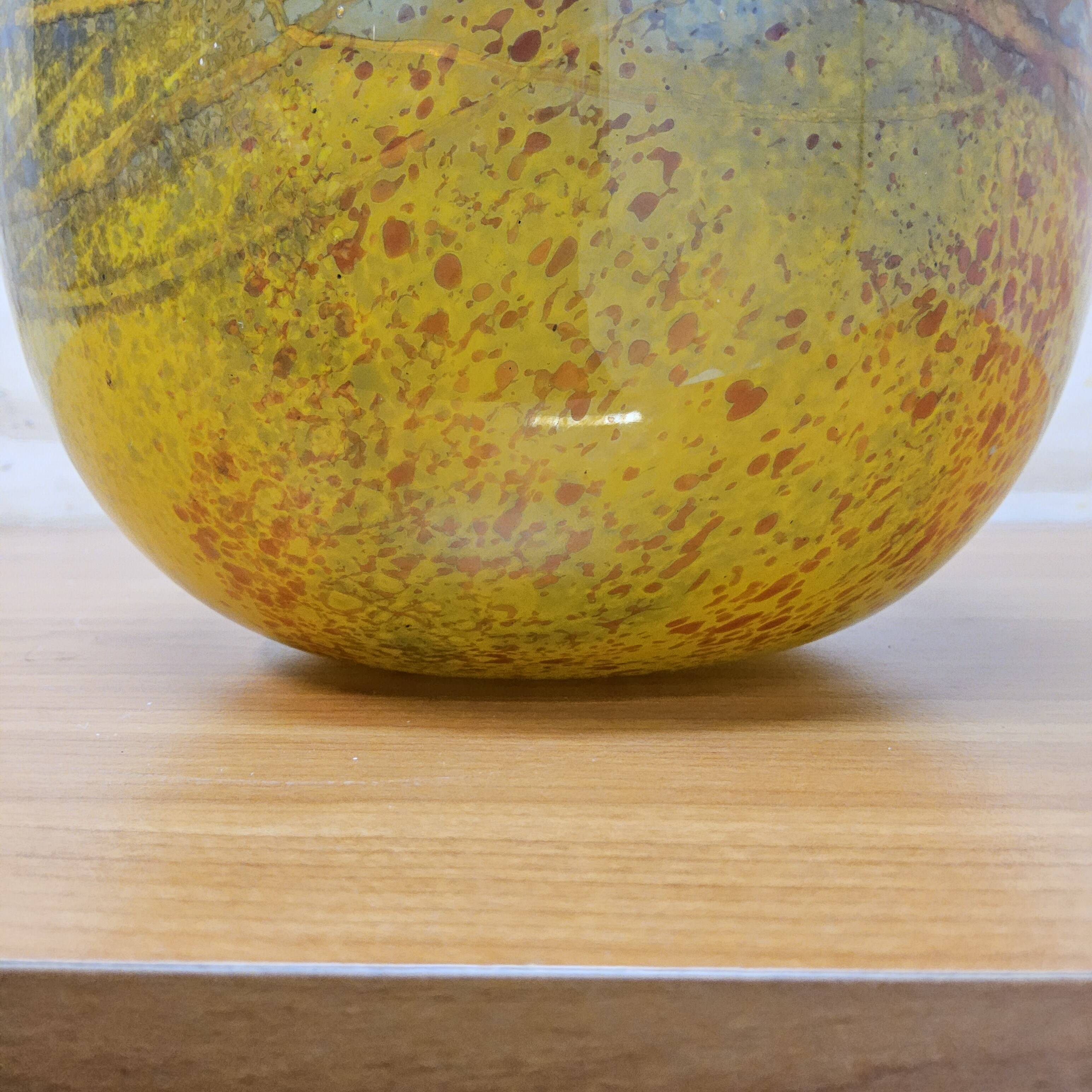 Vase en verre soufflé à la bouche jaune Ioan Nemtoi