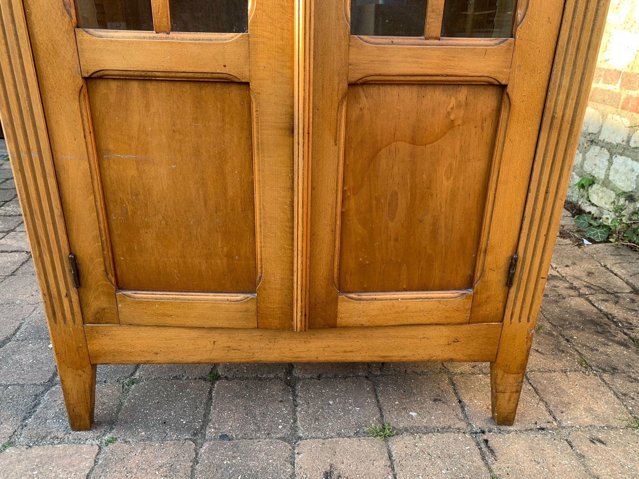 Armoire parisienne vitrée