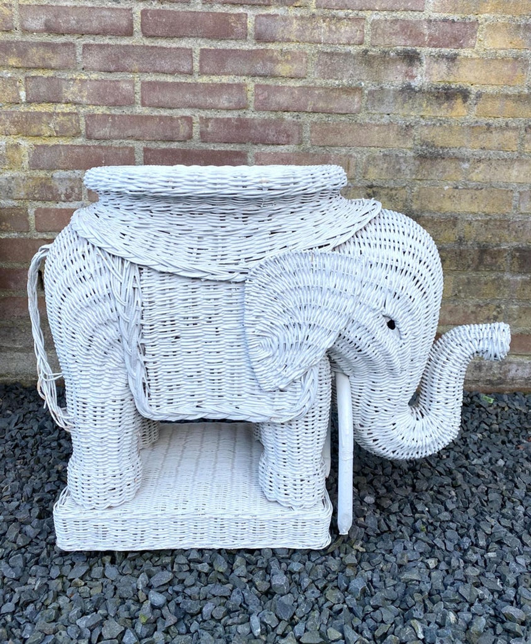 Table d'appoint en osier
