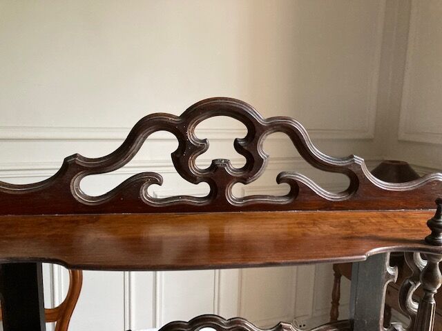 Napoleon III mahogany shelf