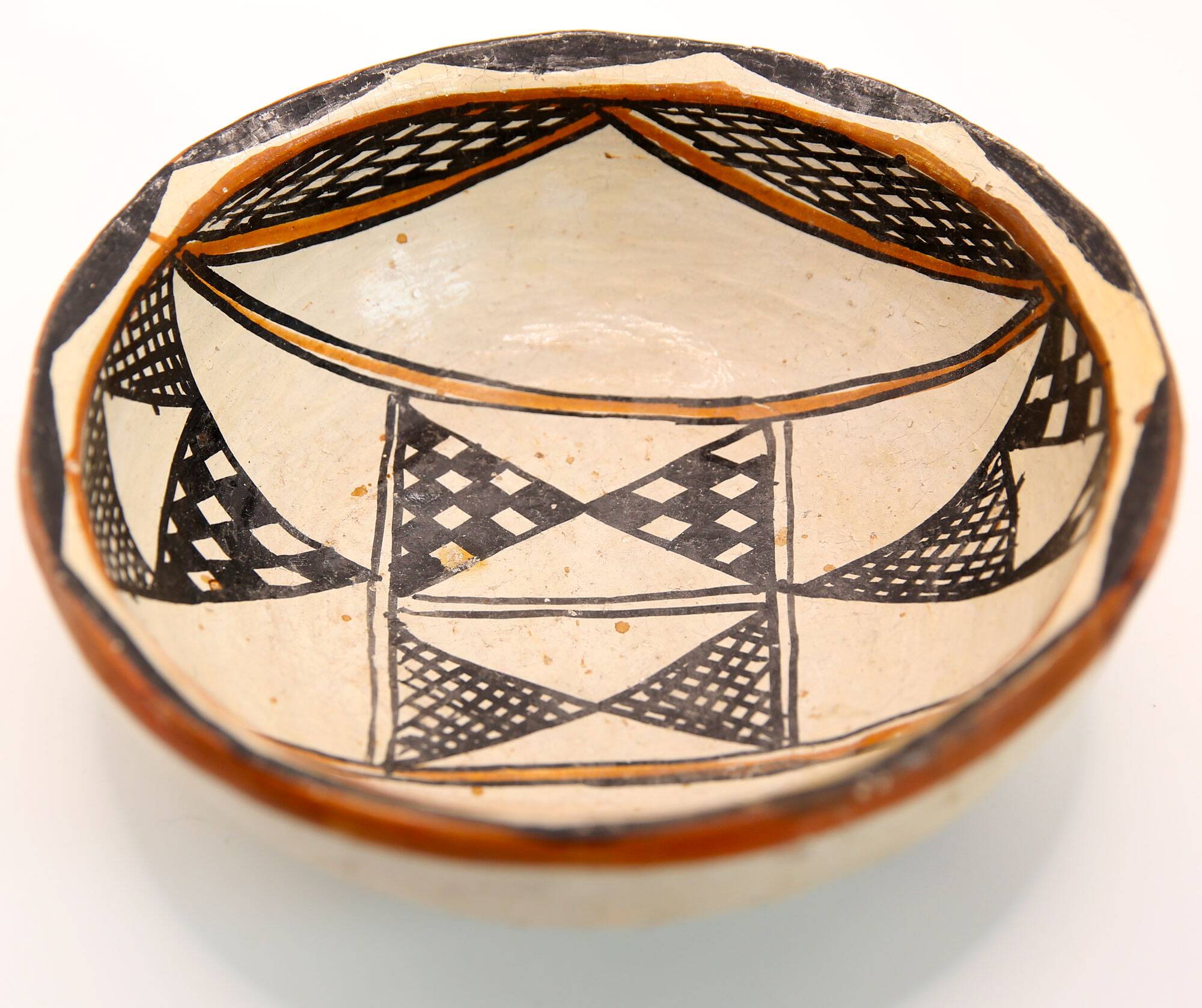 Berber dish with abstract patterns Sejnane Tunisia