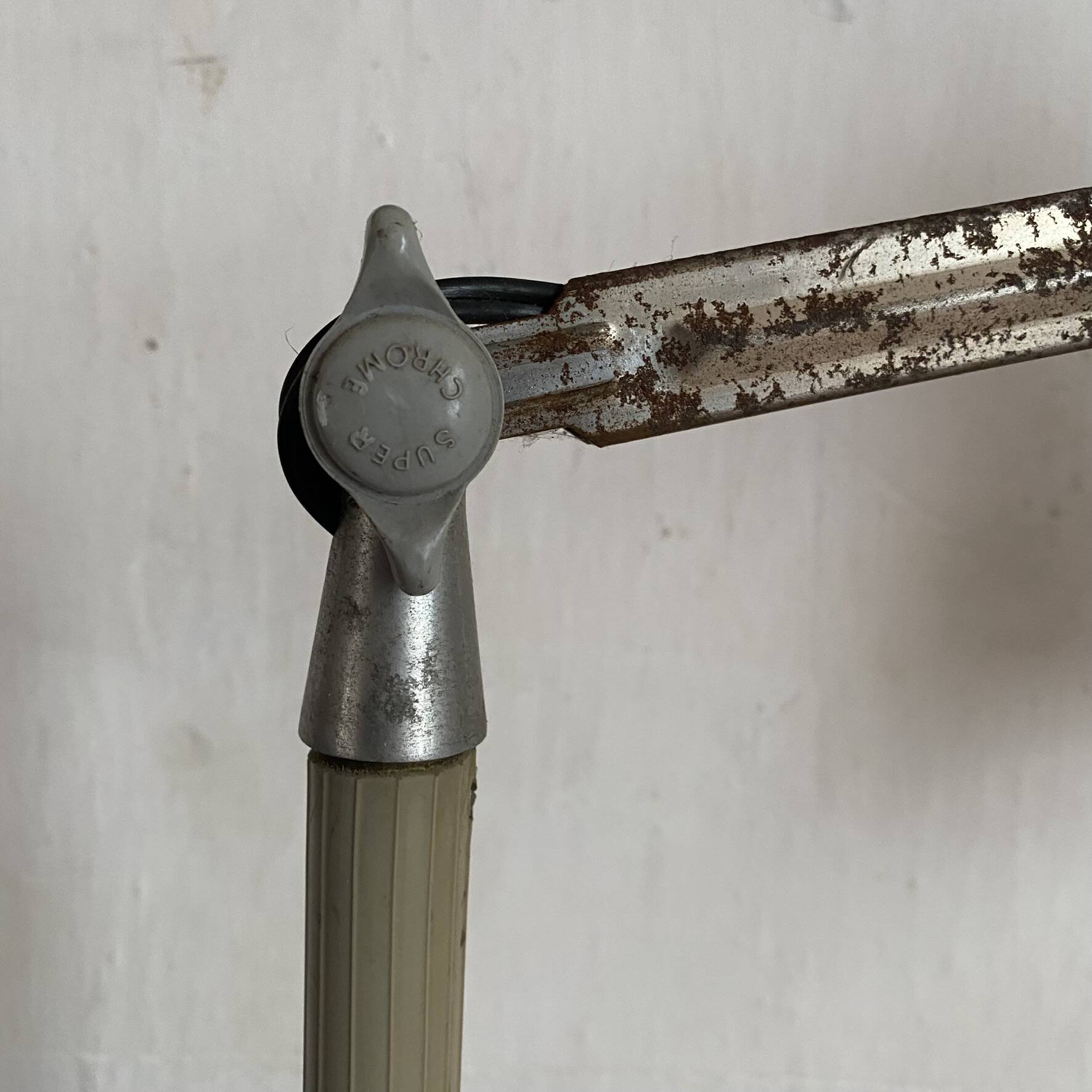 Lampe d'atelier Superchrome à étau , lampe industrielle 2 bras