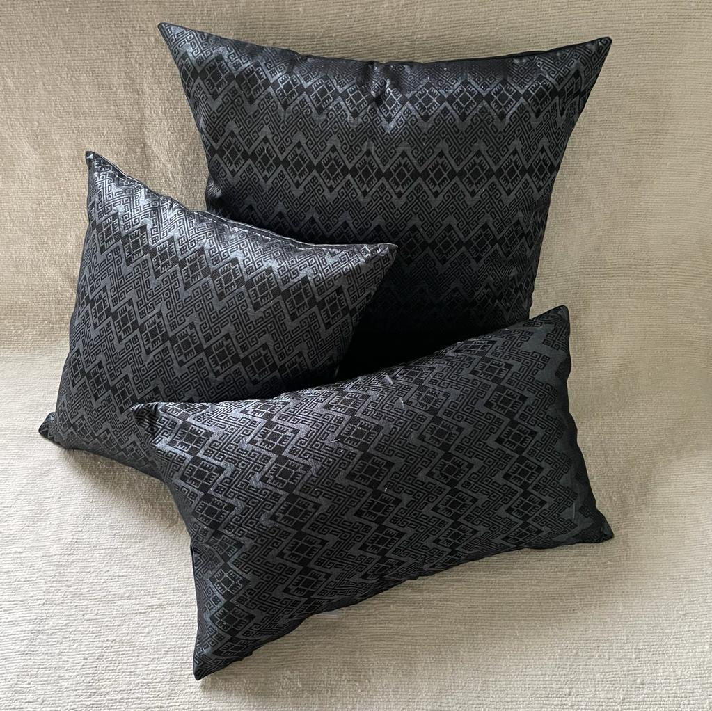 Glossy black Kachin cushion 50x50 cm