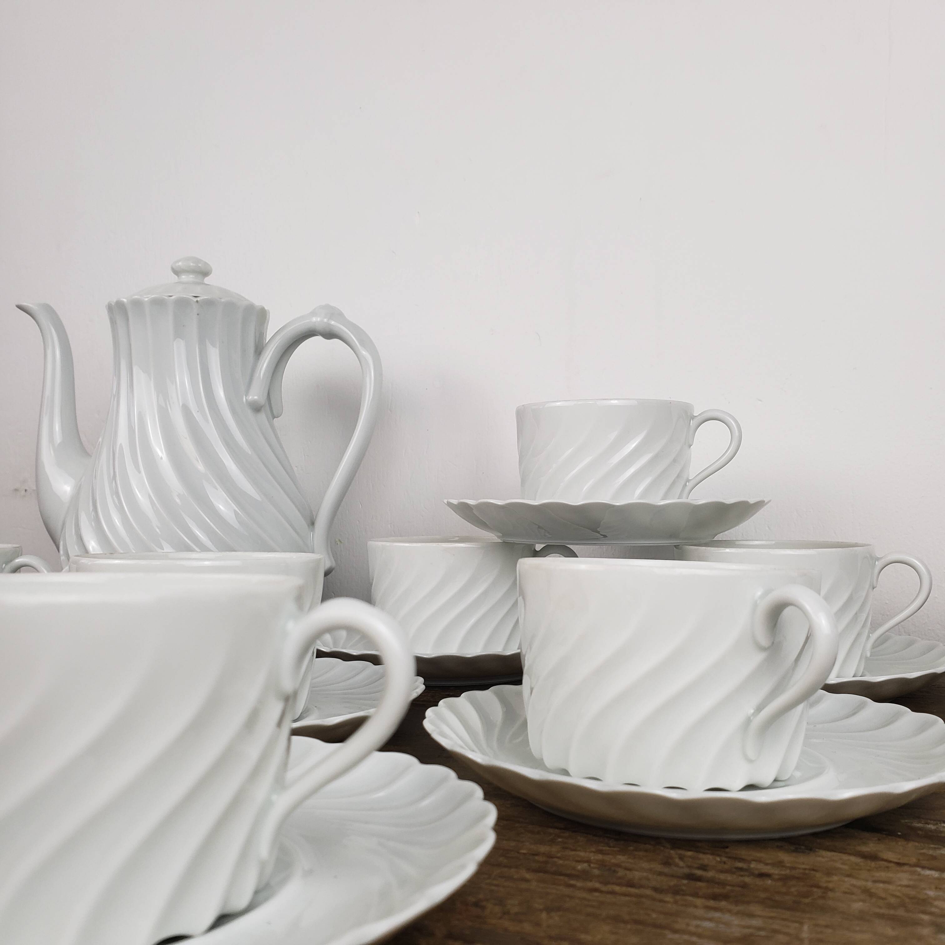 Limoges porcelain tea service, Haviland house, Cote Torse model