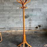 Baumann parrot coat rack