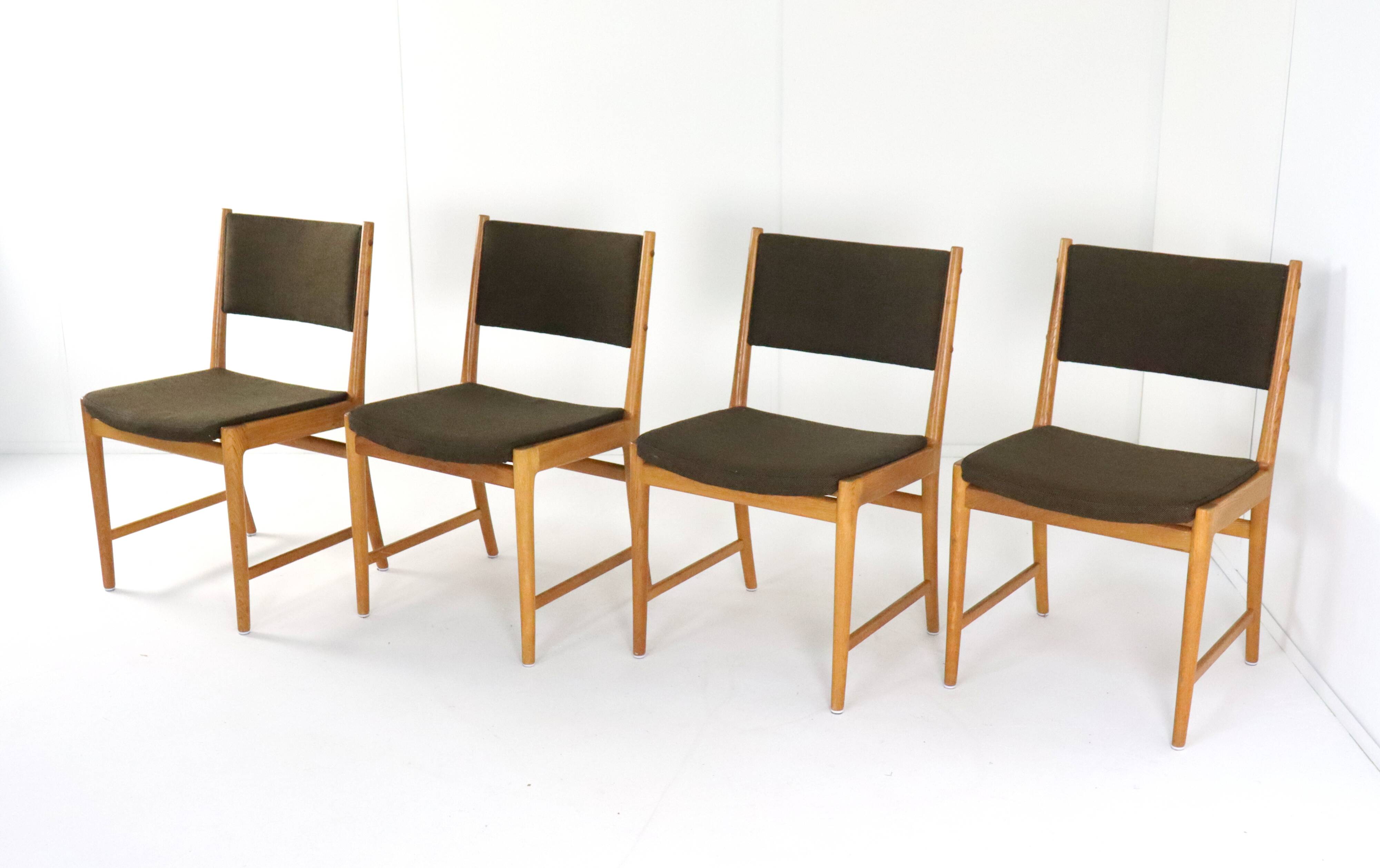 Set 4 Kai Lyngfeldt Larsen voor Soren Willasden stoelen