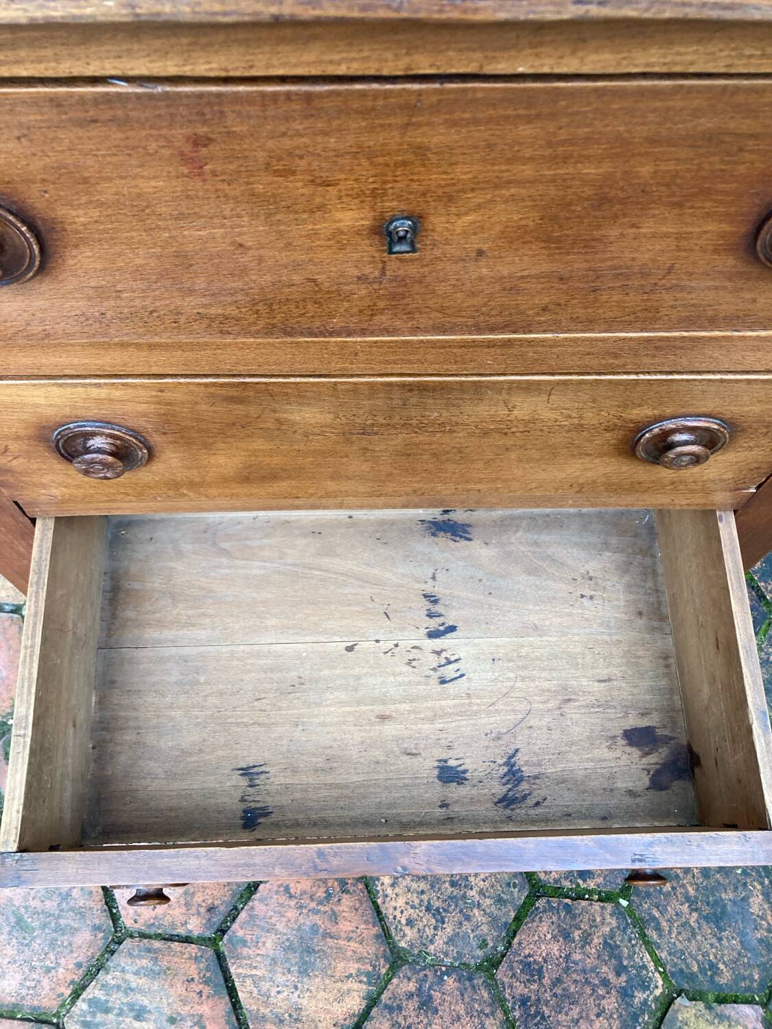 Antique chest of drawers