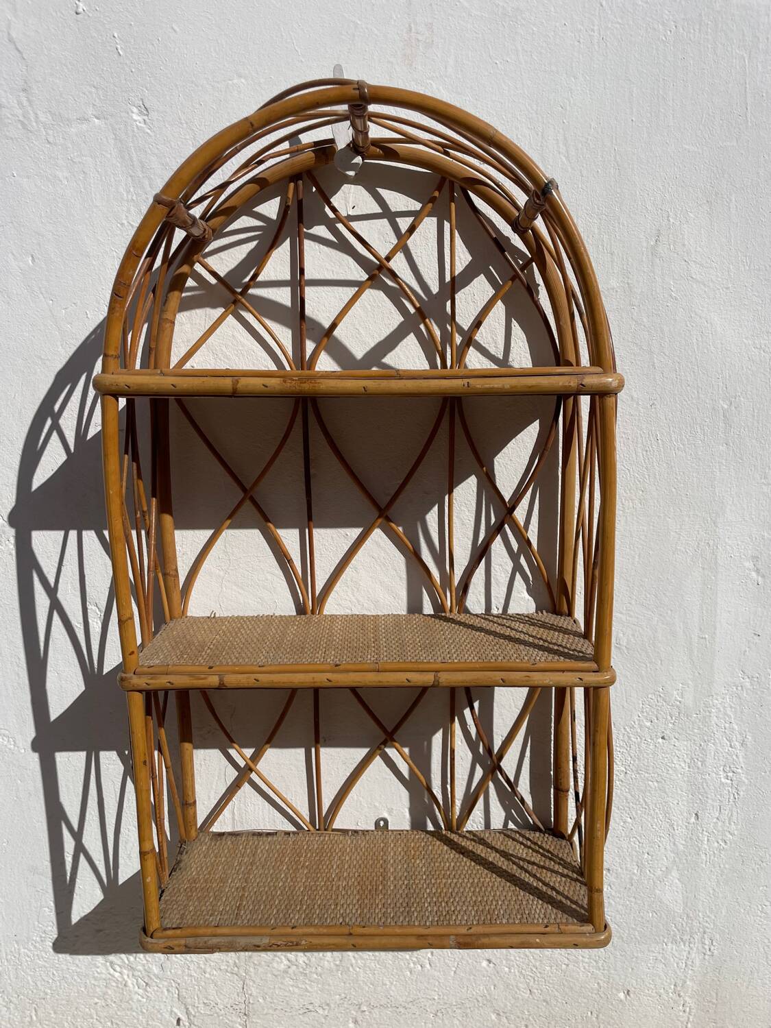 Vintage wall shelf in rattan and caning — 70s bohemian spirit