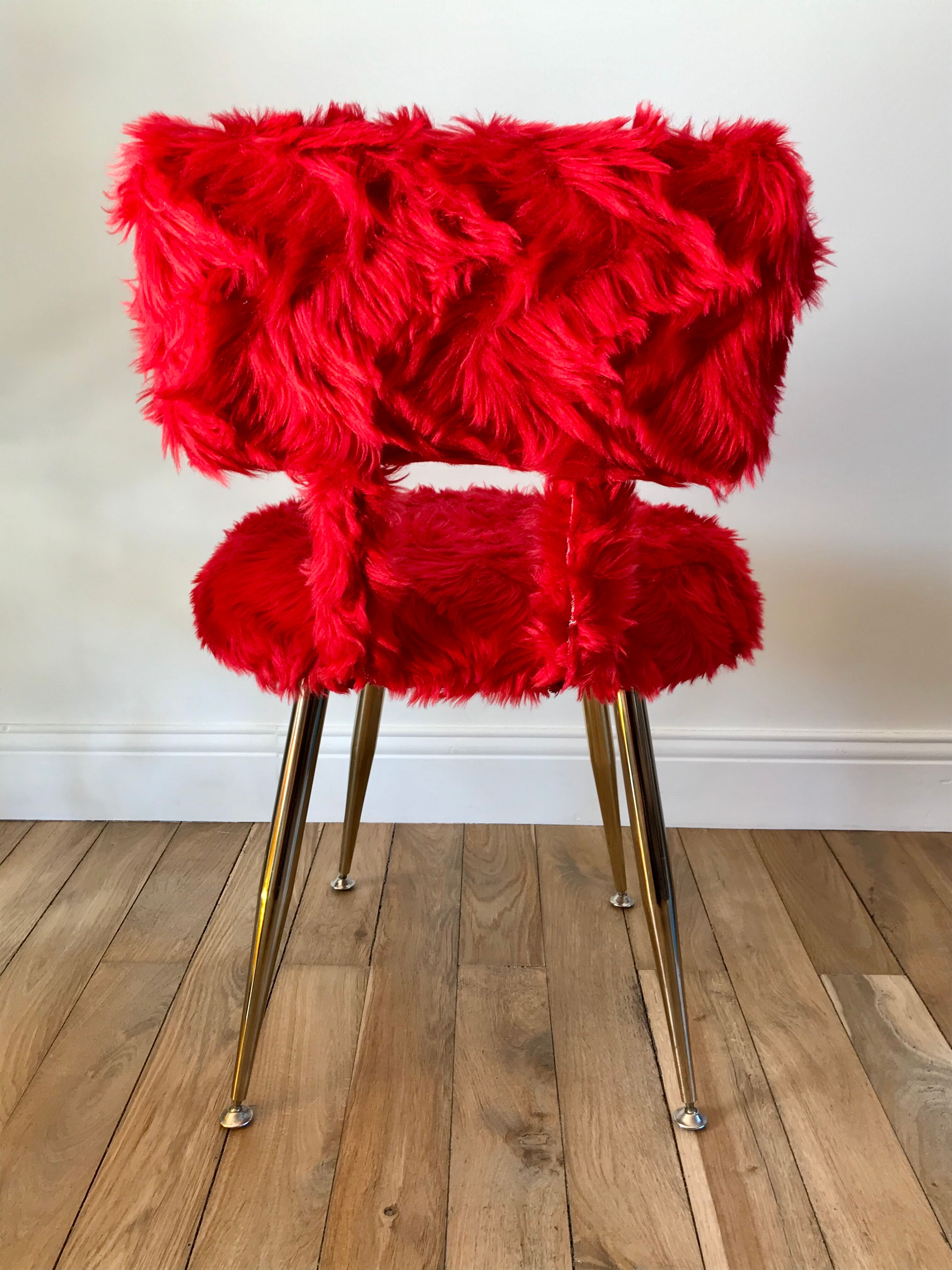 Red 60s mmoute chair