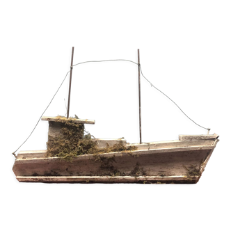 Stylized model of a 50's boat