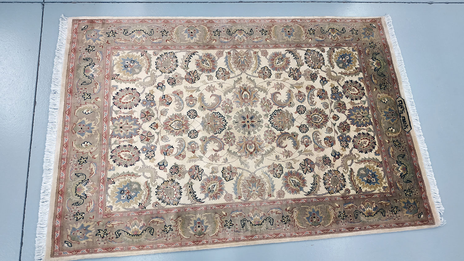 Oriental carpet "Punjab" silk background