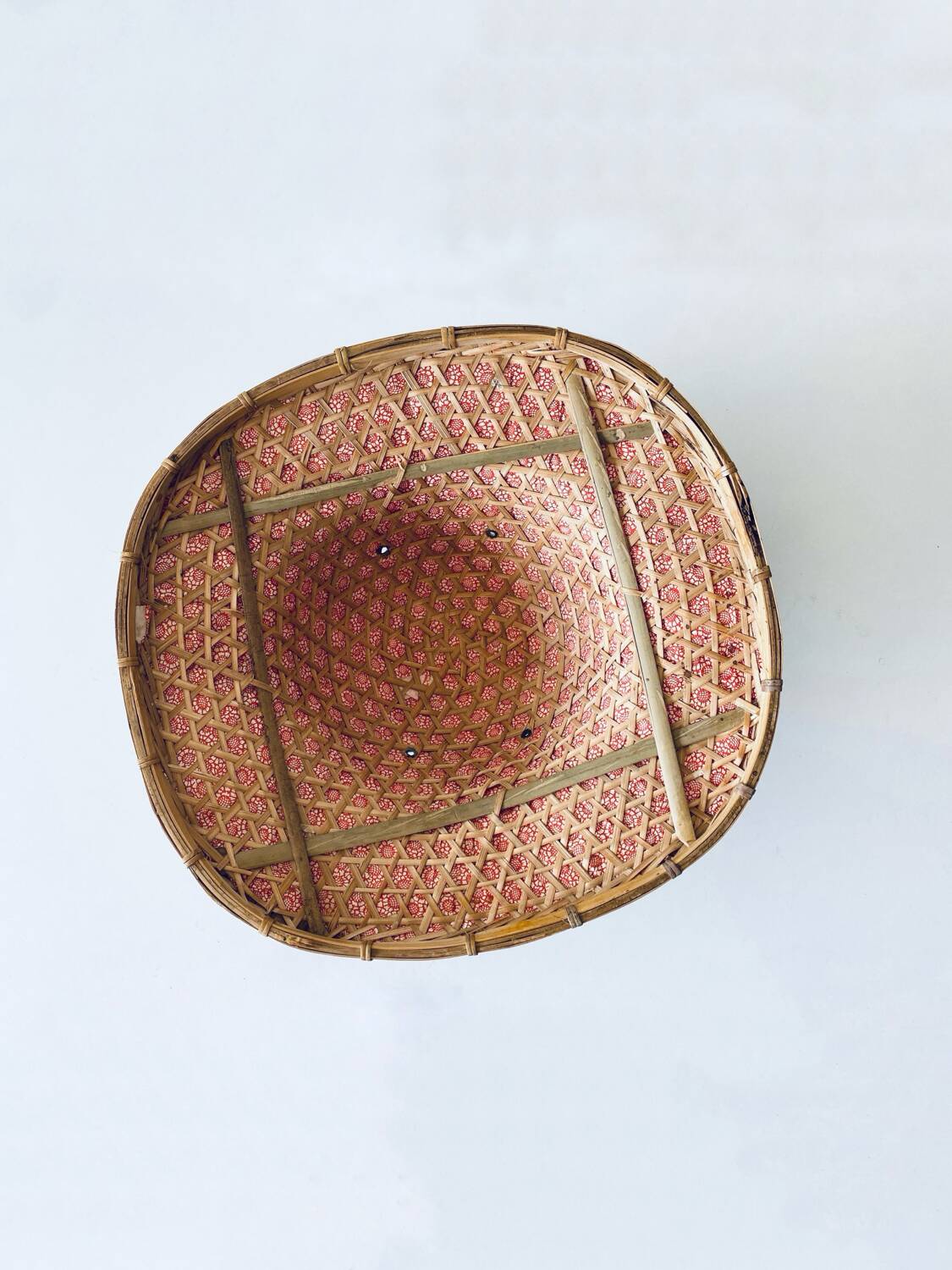 Ancien chapeau asiatique