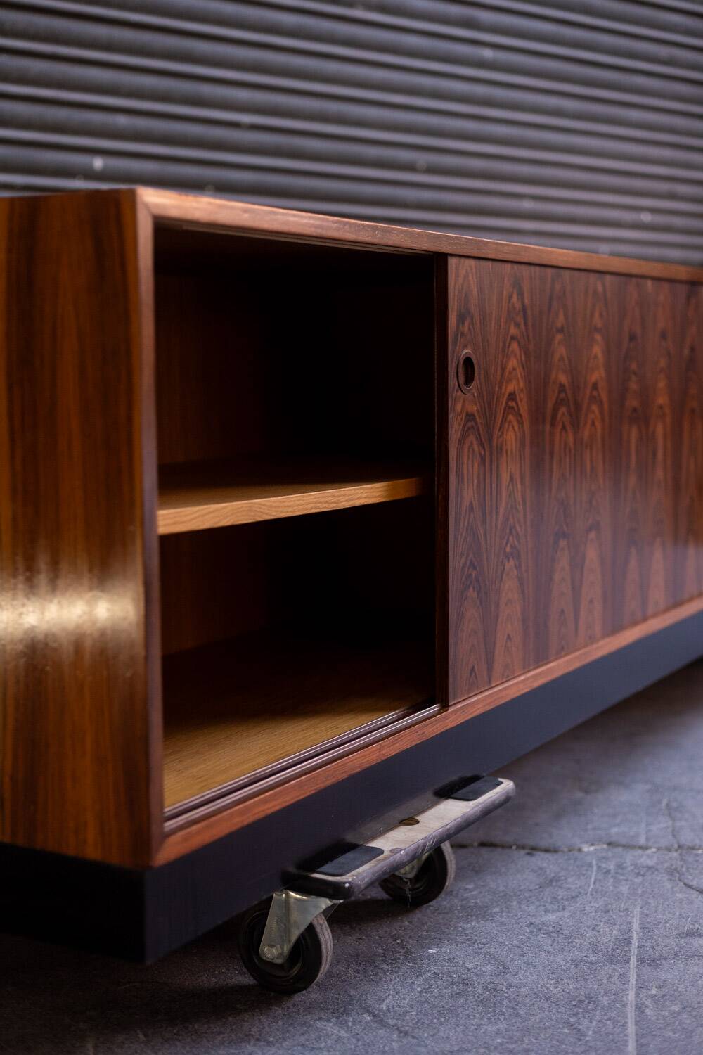Wilhelm Renz. Enfilade in rosewood and laminate. Circa 1960-70.