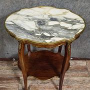 Table d'apparat - guéridon de style Louis XV, en acajou finement travaillé