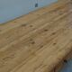 Ancienne table de cantine en pin