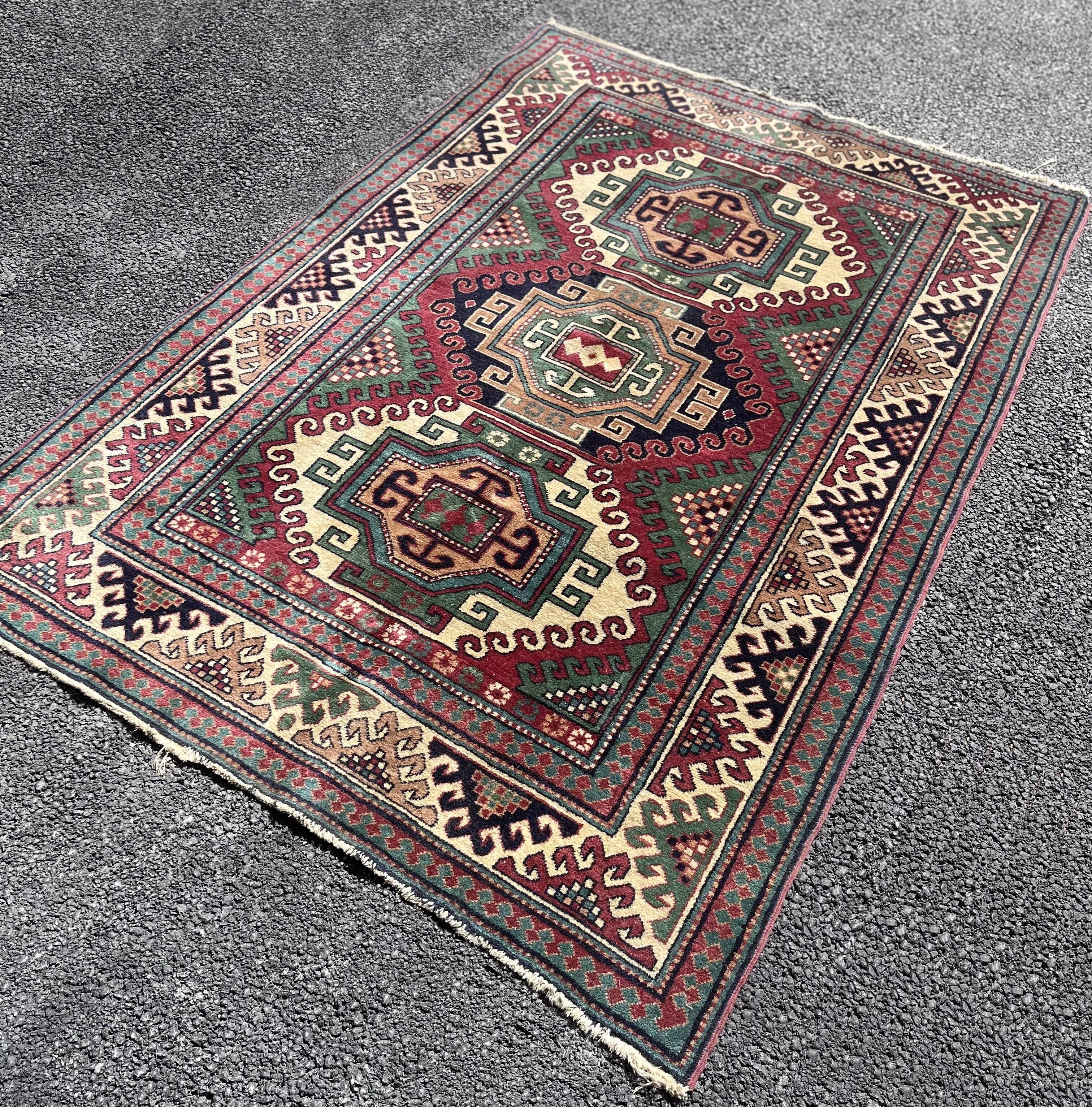 Oriental caucasian carpet kazak armenian : 1.83 x 1.27 m
