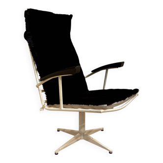 Swivel chair in metal and Bakelite, 1960s design.