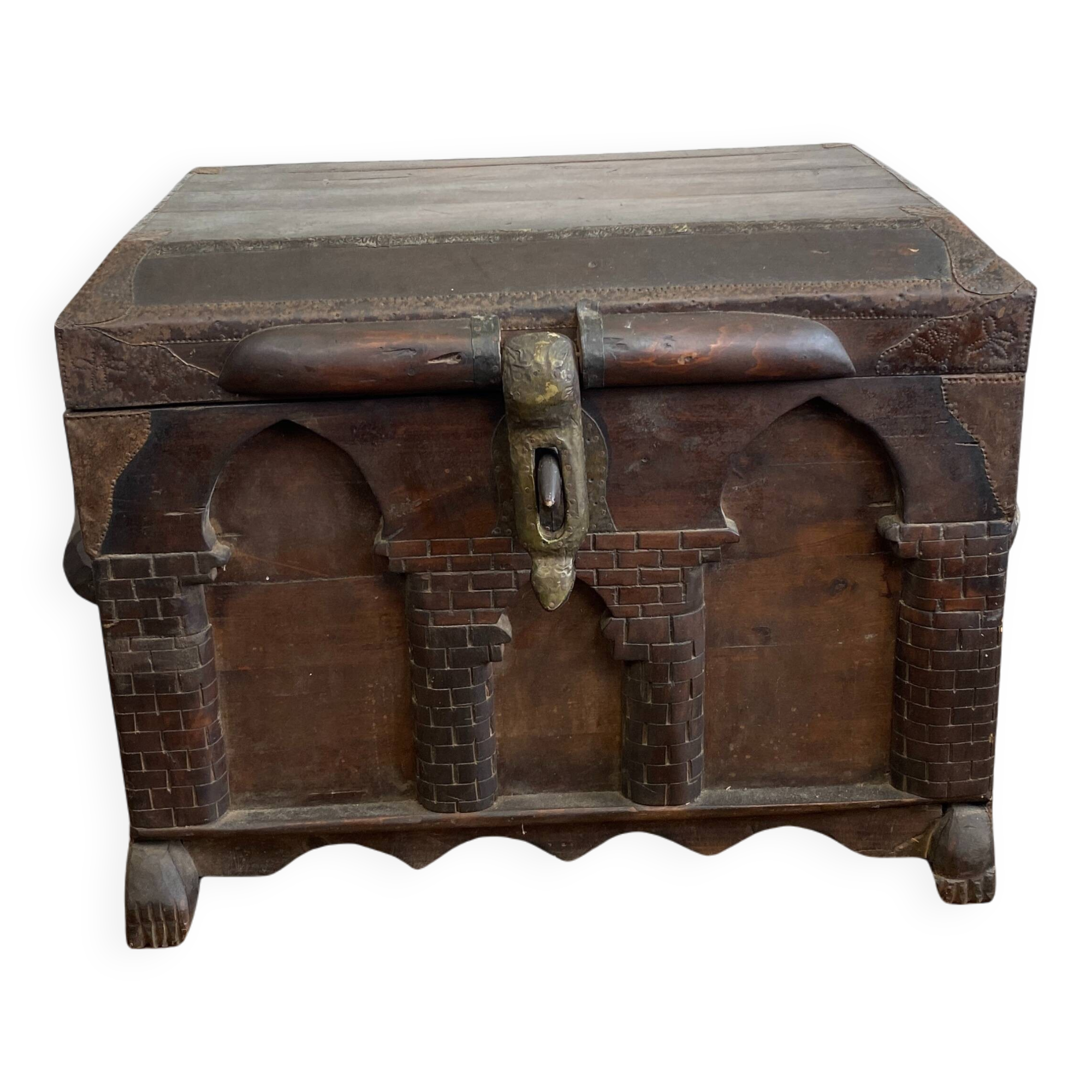 Antique 18th century Gothic chest in carved wood and leather