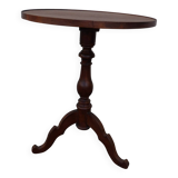 Pedestal table
