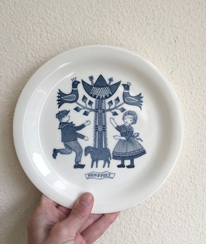 6 vintage plates