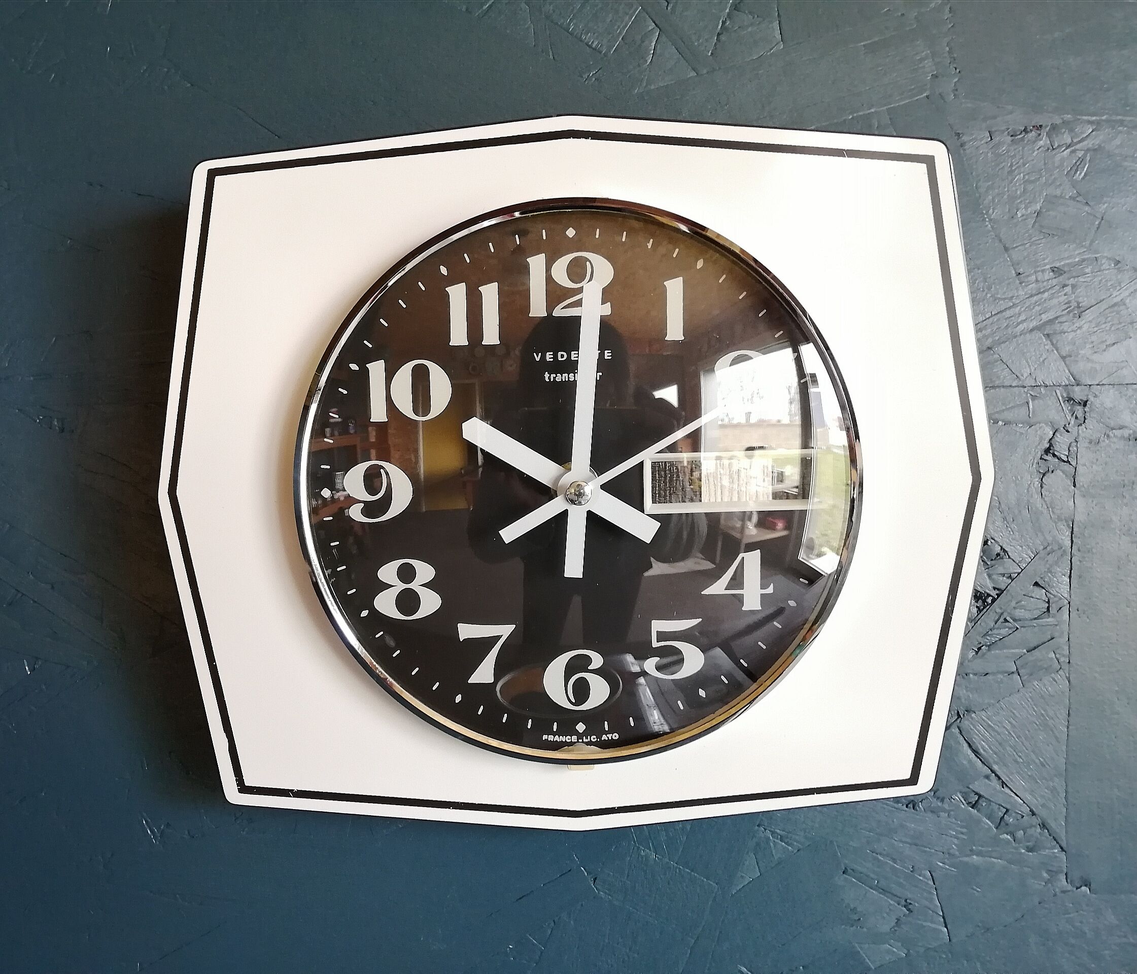 Horloge vintage pendule murale "vedette noir & blanc"