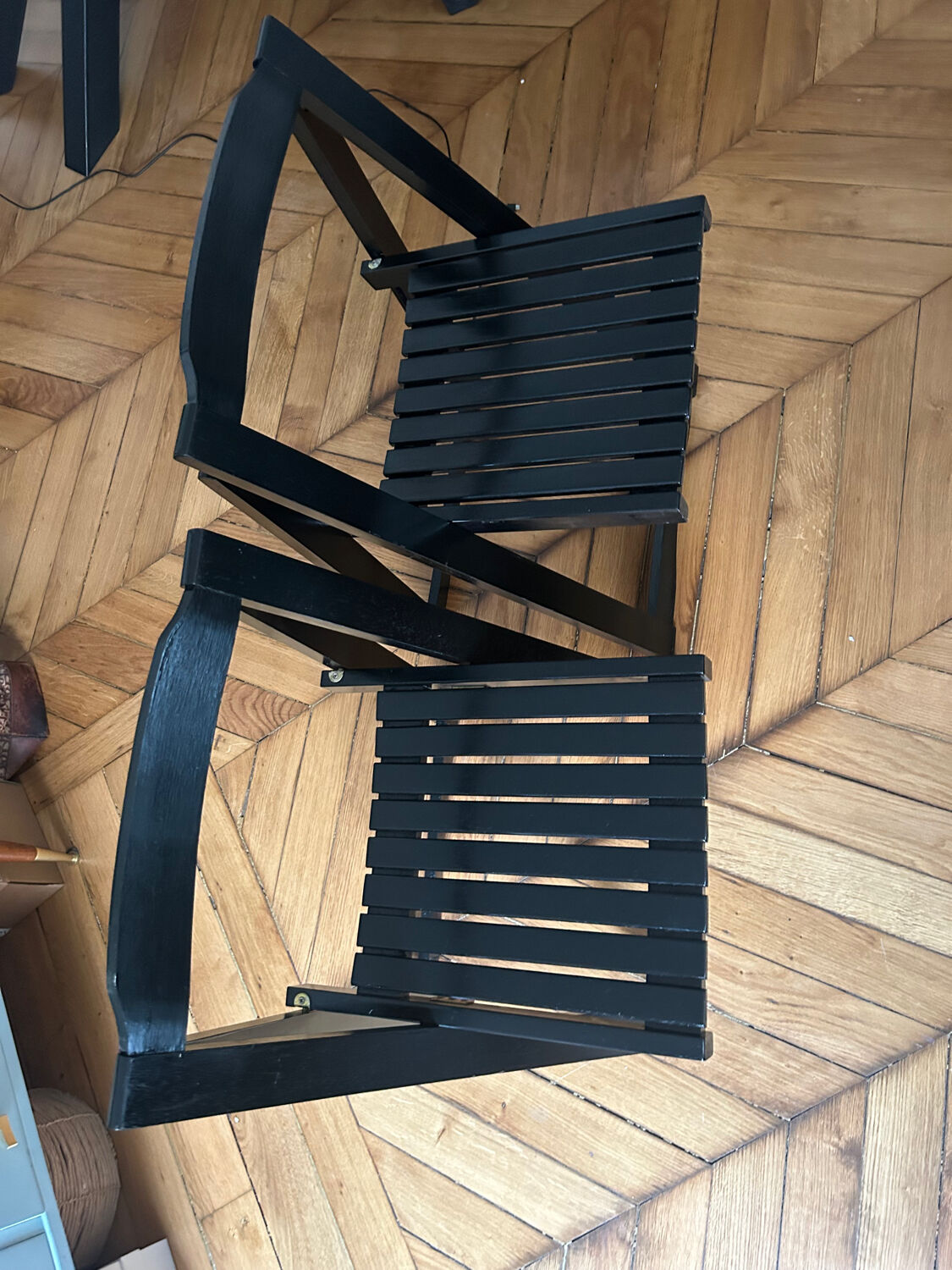 Set of 2 folding chairs in the style of Aldo Jacober.