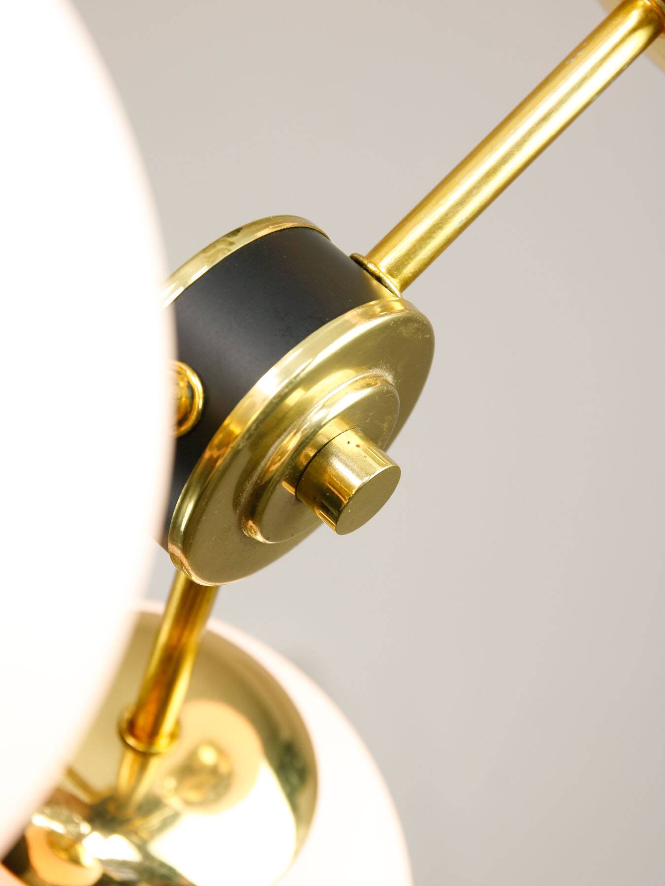 Mid-Century Modern Italian Chandelier in Brass and Opaline Glass, 1960s