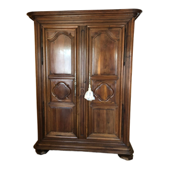 Armoire Sud-ouest XVIII en noyer