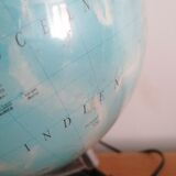 Light Earth Globe