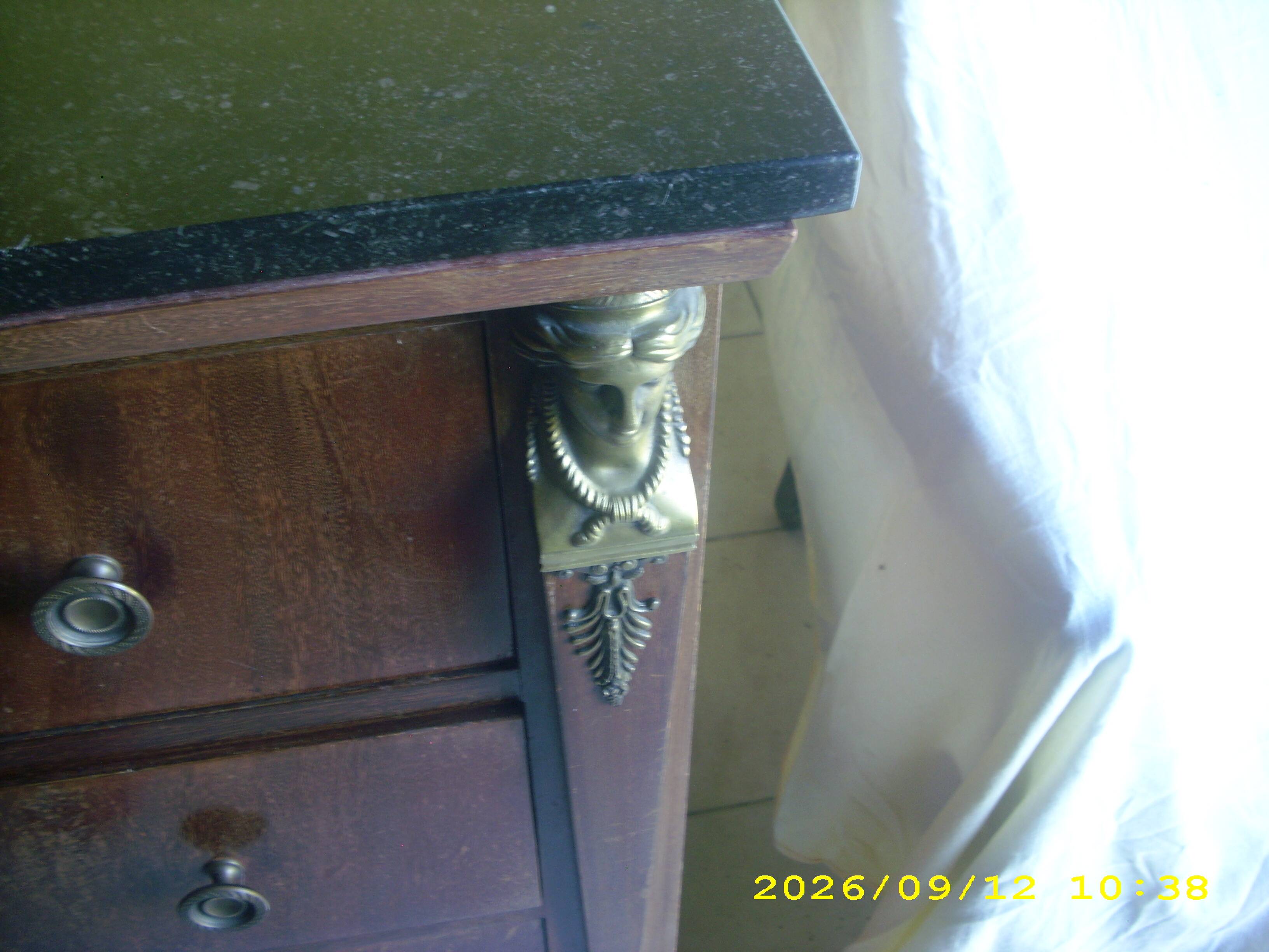 Commode style Empire