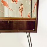 Eiffel free-standing display case