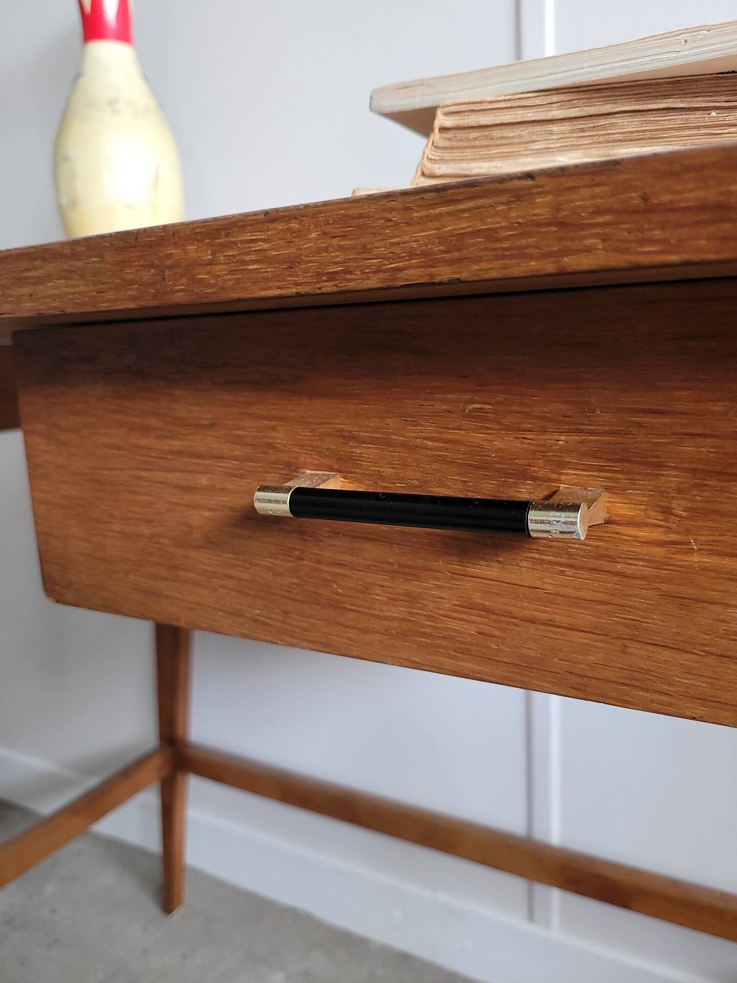 Bureau vintage pieds compas