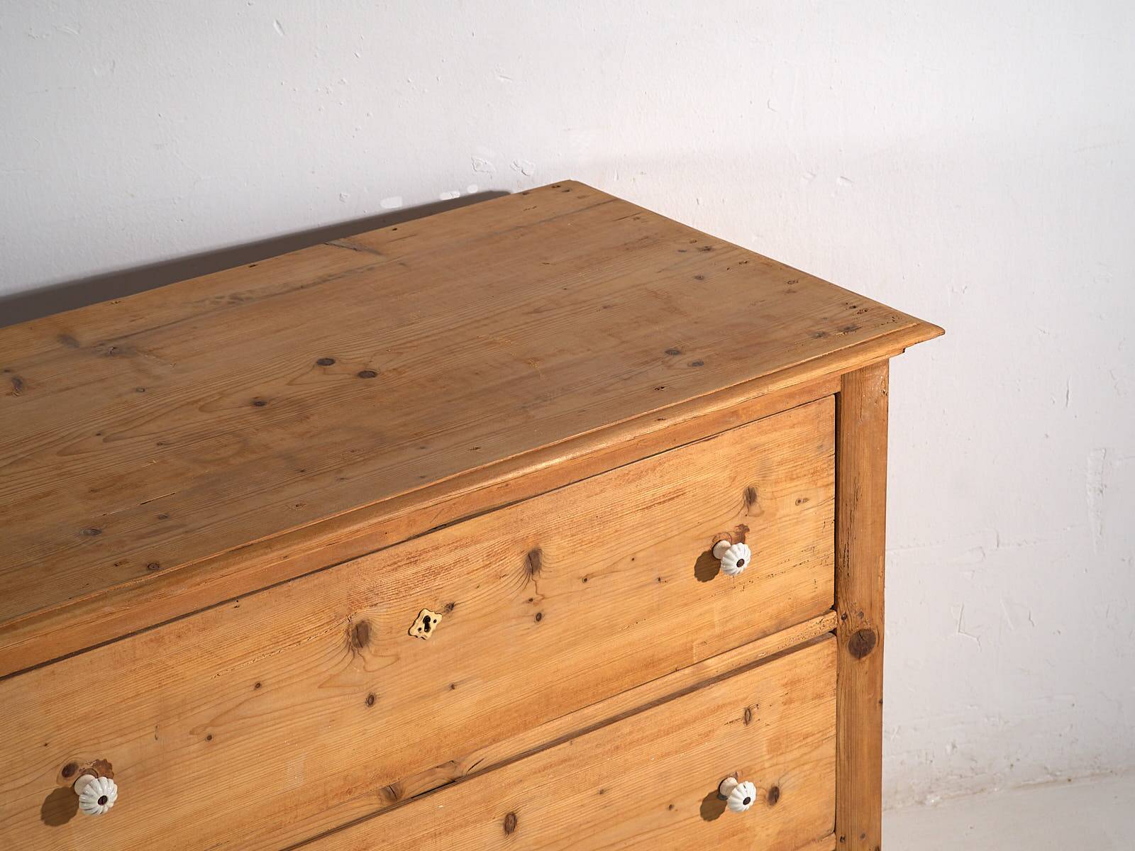 Antique Provençal chest of drawers (c.1920)