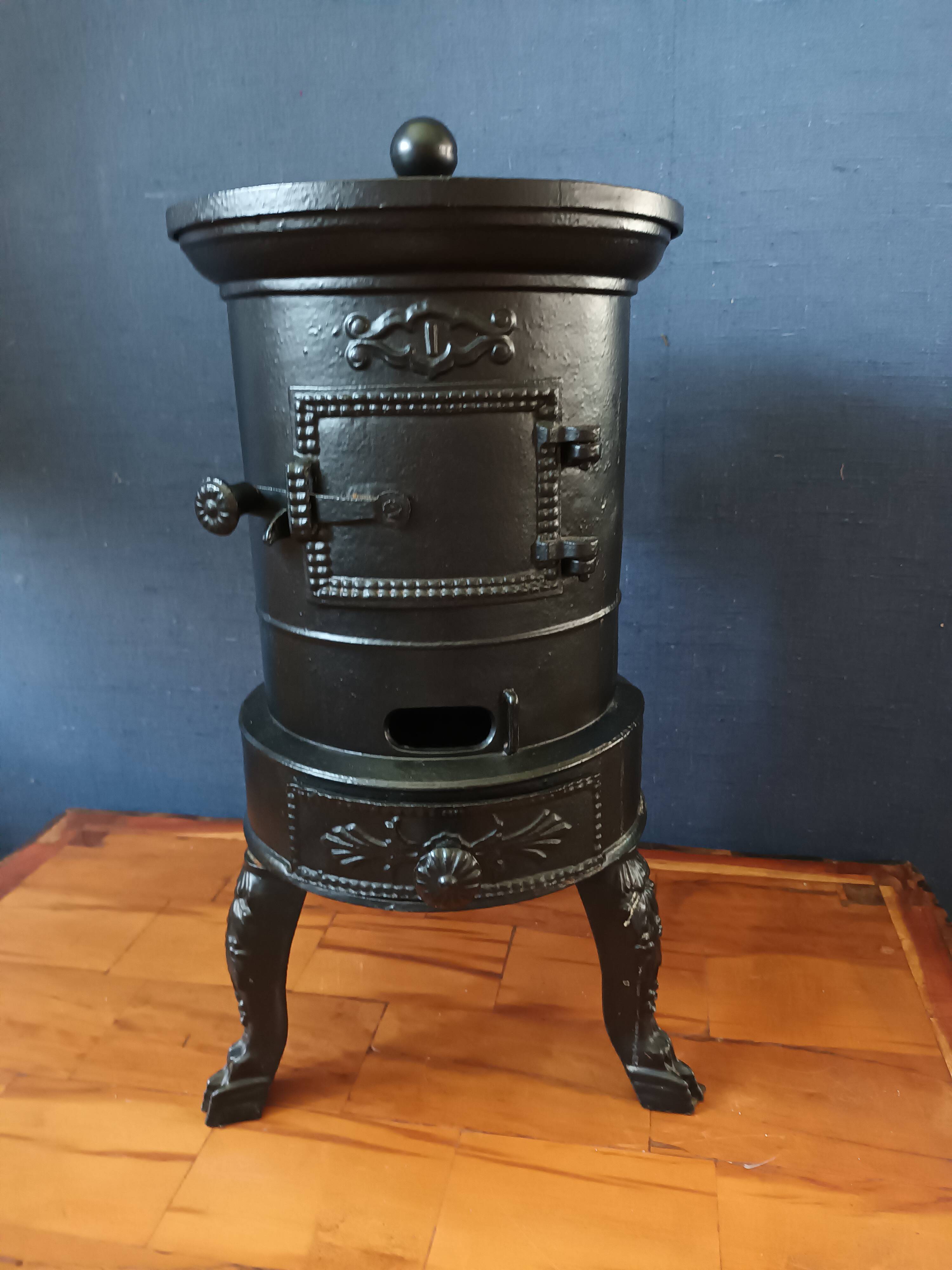 Cast iron stove