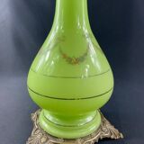 Grande lampe à huile en opaline verte à décor de guirlandes XIXe Napoléon III