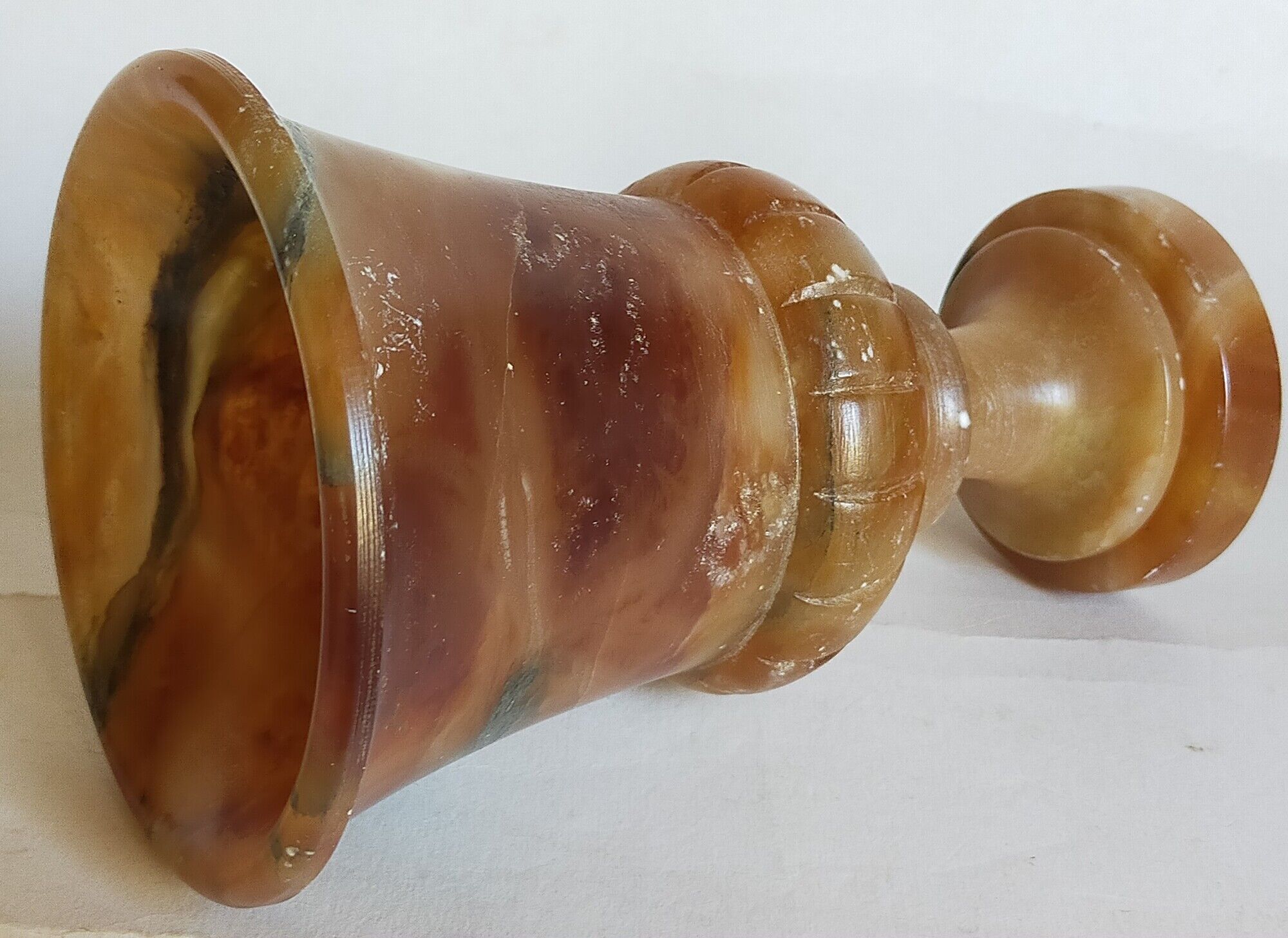 Ancient Medici vase in Italian alabaster from LALOUE Paris
