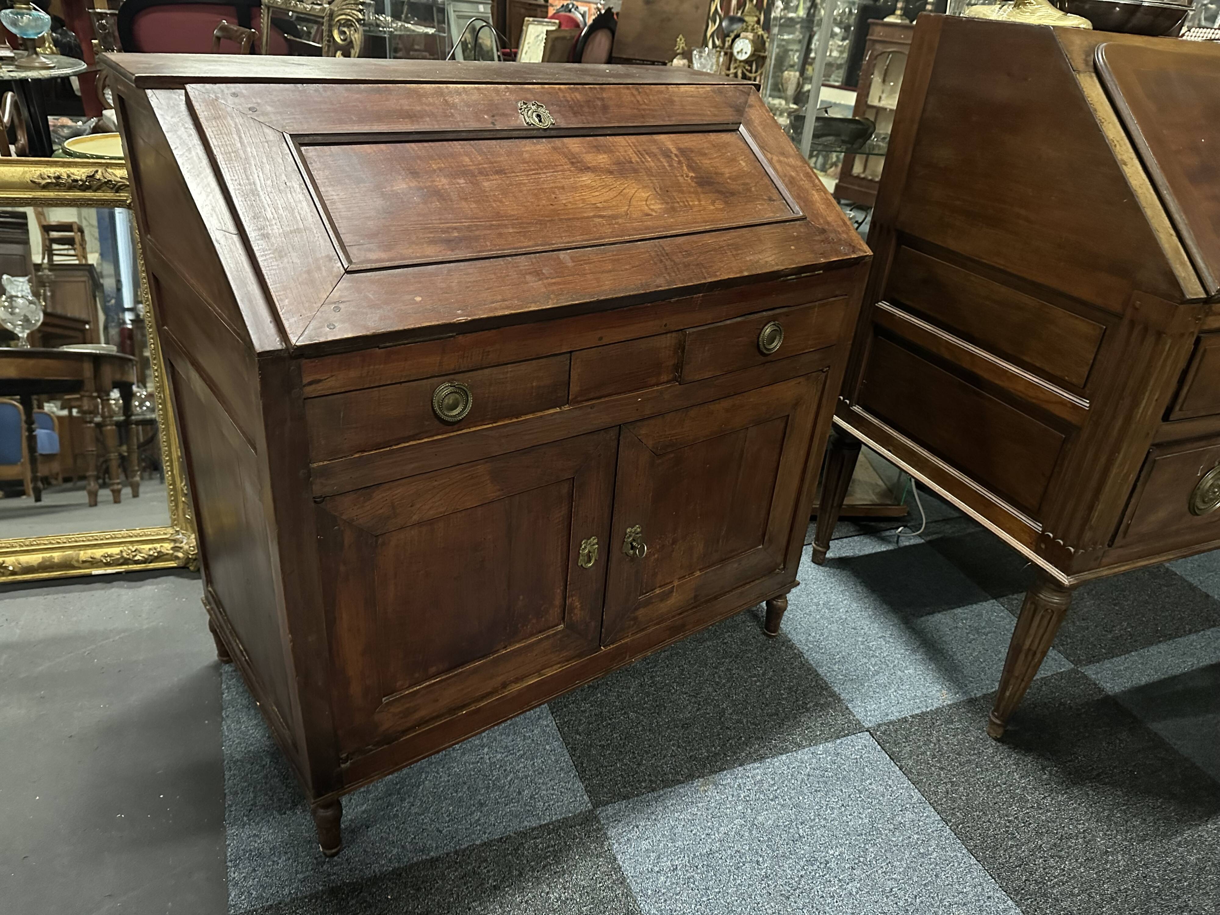 Bureau à pente
