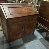 Sloped desk